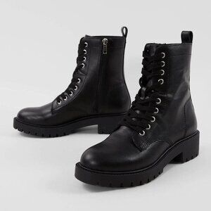 Steve Madden Guided Black Leather Combat Booties Lug Sole 8.5